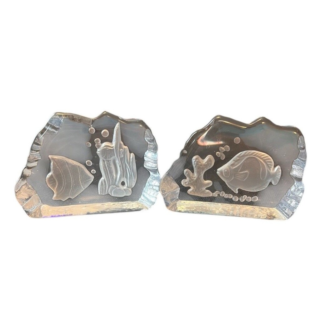 2 Vtg Rock Shape Crystal CLEARโ Silvestri Glass Etched Swimming Fish Paperweight
